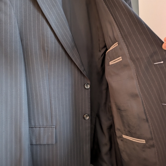 SOLD/// Strellson Striped Charcoal Suit 38/32 'Lucky Livio' - Picture 3 of 9